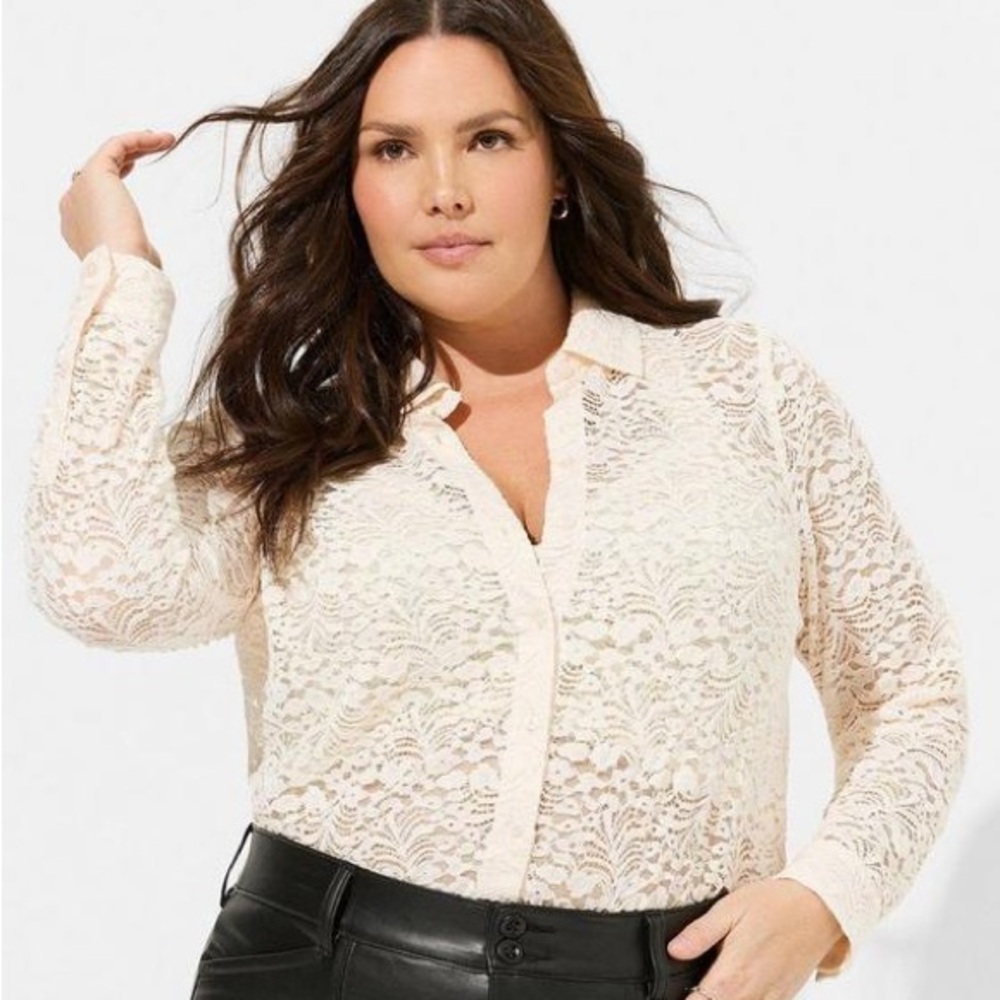 Torrid Lizzie Chenille Lace Button Up Shirt White Cream Peach Dew Color 0X / 0
